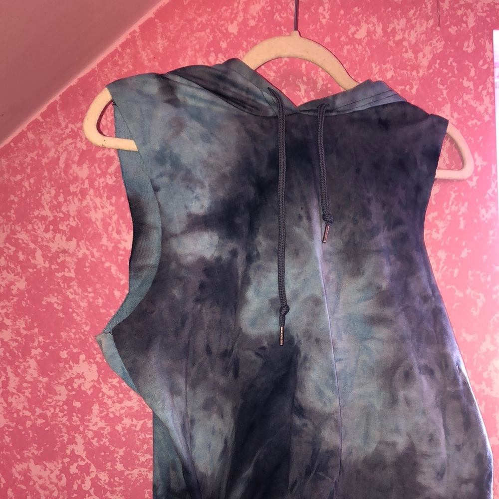 Rue21 Tie dye hoodie cut-off